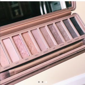 Naked palette